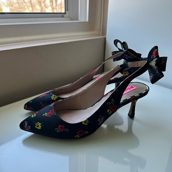 Betsey Johnson | Shoes | Betsey Johnson Slingback Floral Kitten Heels